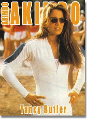 Yancy Butler ohne Witchblade beim Drop Zone Akimbo